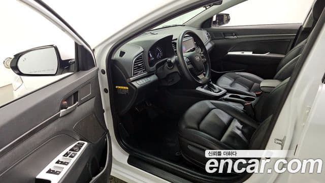 Hyundai Avante AD 1.6 GDI Value Plus, 2017 10