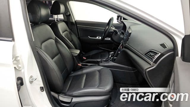 Hyundai Avante AD 1.6 GDI Value Plus, 2017 12