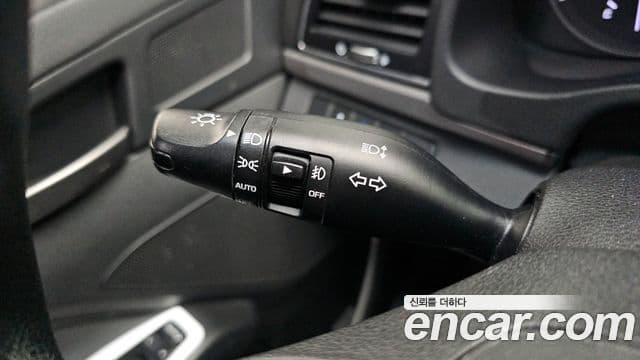 Hyundai Avante AD 1.6 GDI Value Plus, 2017 17