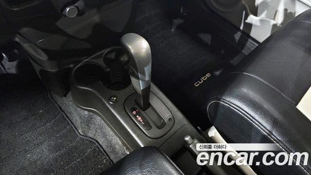 Nissan 큐브 Z12, 2011 9