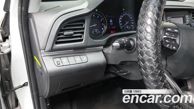 Hyundai The / новый New Avante AD Smart(для аренды), 2019 14