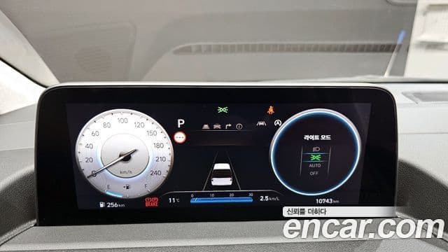 Hyundai Staria Inspiration, 2025 8