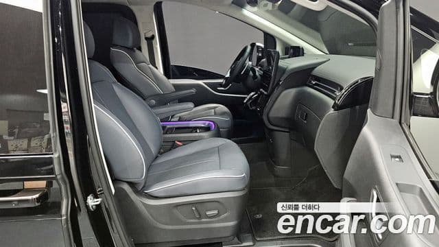 Hyundai Staria Inspiration, 2025 11