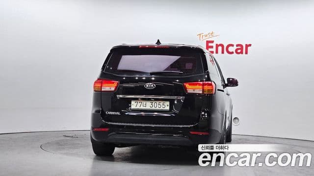 Kia All New Carnival Luxury, 2016 4