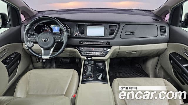 Kia All New Carnival Luxury, 2016 7