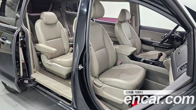 Kia All New Carnival Luxury, 2016 10