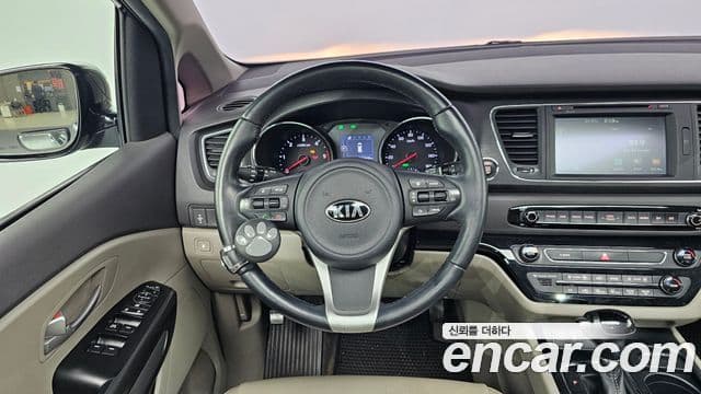 Kia All New Carnival Luxury, 2016 12