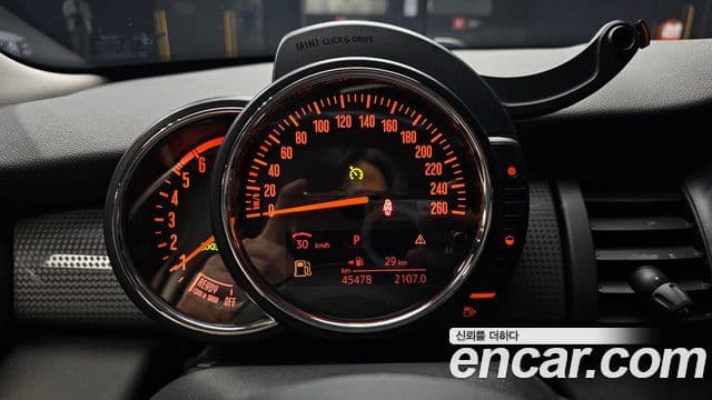 Mini Cooper D 3세대, 2015 8