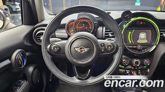 Mini Cooper D 3세대, 2015 13