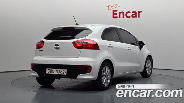 Kia The / новый New Pride Luxury, 2015 2