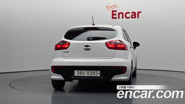 Kia The / новый New Pride Luxury, 2015 4