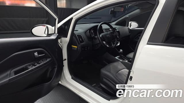 Kia The / новый New Pride Luxury, 2015 10