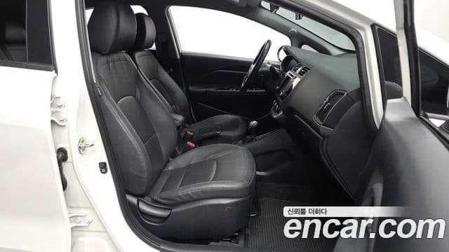 Kia The / новый New Pride Luxury, 2015 11