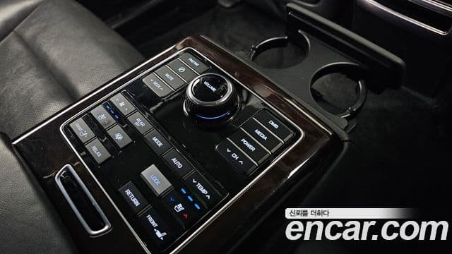 Hyundai Equus(новый кузов / новое поколение) Exclusive, 2015 17