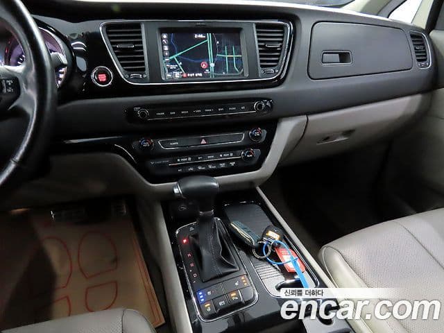 Kia All New Carnival VIP, 2017 10