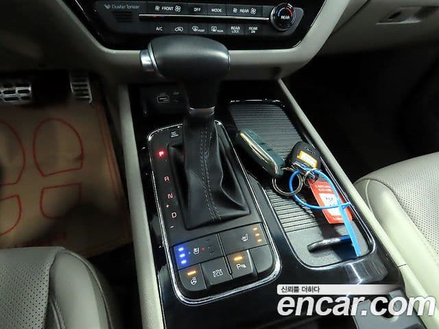 Kia All New Carnival VIP, 2017 12