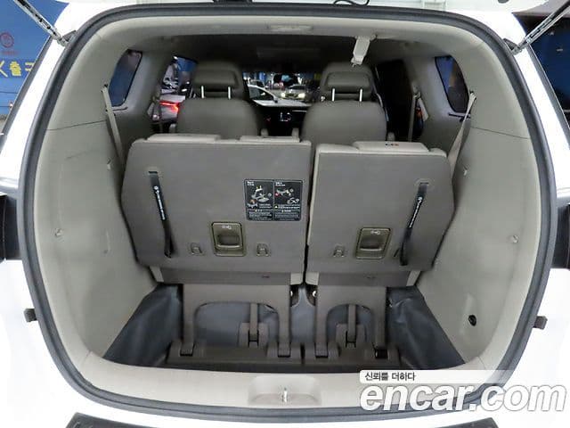Kia All New Carnival VIP, 2017 16