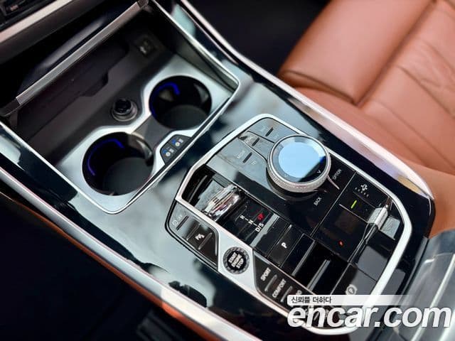 BMW X7 (G07) xDrive 40i M Sport 7인승, 2024 8