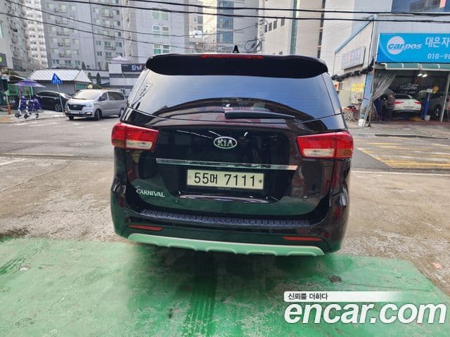 Kia All New Carnival Prestige, 2017 4