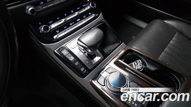 Genesis EQ900 Luxury, 2016 9