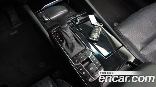 Kia All New K7 3.0 LPI Prestige (арендный автомобиль), 2019 9