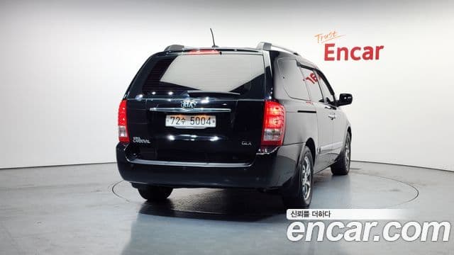 Kia Carnival R Premium, 2014 4