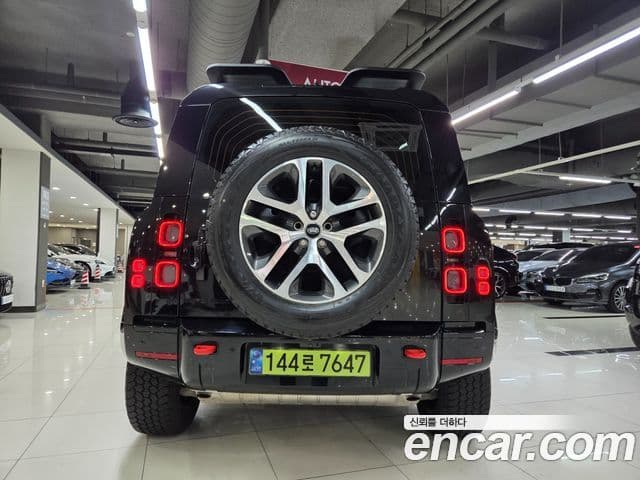Land Rover Defender (L663) 90 P400 X, 2025 4