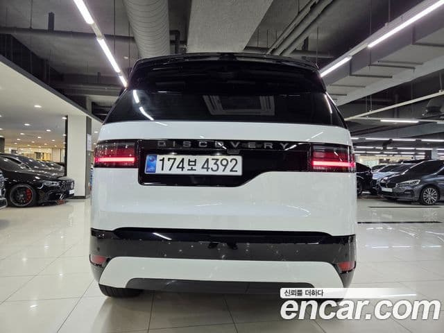 Land Rover Discovery 5 P360 Dynamic HSE, 2025 4