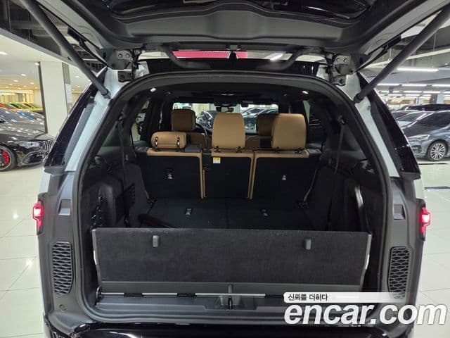 Land Rover Discovery 5 P360 Dynamic HSE, 2025 6