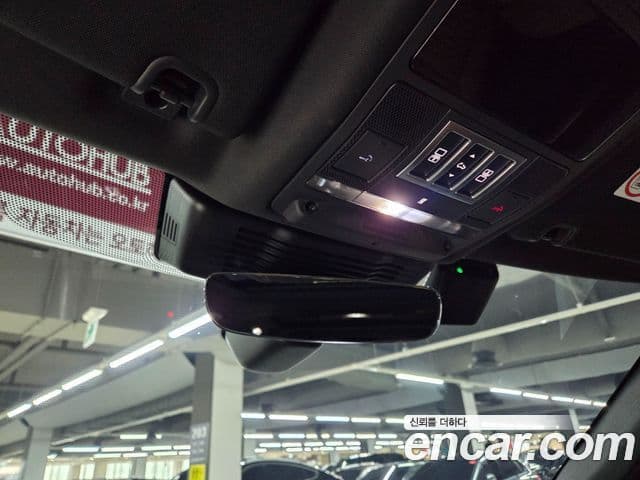 Land Rover Discovery 5 P360 Dynamic HSE, 2025 18