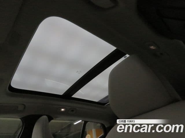 Volvo XC40 B4 Ultra Bright, 2025 18