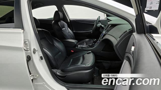 Hyundai YF Sonata LPI top, 2012 10