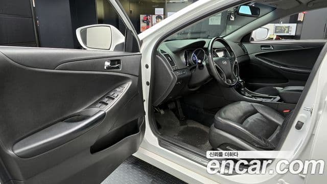 Hyundai YF Sonata LPI top, 2012 11