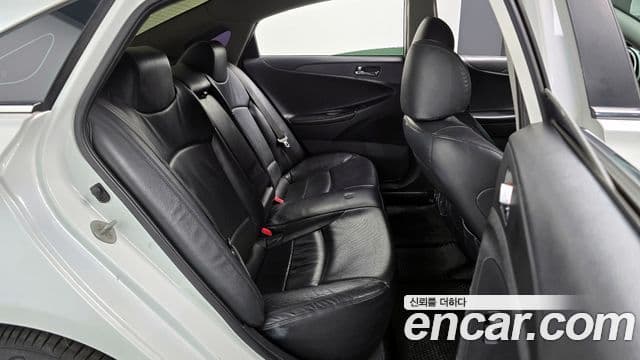 Hyundai YF Sonata LPI top, 2012 12