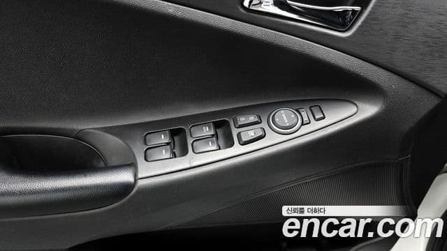 Hyundai YF Sonata LPI top, 2012 18