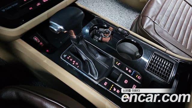 Kia The / новый New Carnival Noblesse Special, 2019 9