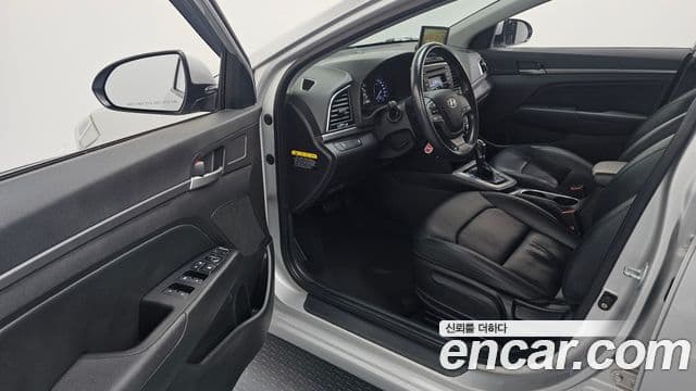 Hyundai Avante AD 1.6 LPI Smart(арендный автомобиль), 2016 11