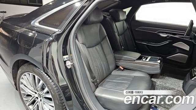 Audi A8 (D5) 55 TFSI Quattro Premium LWB, 2023 11