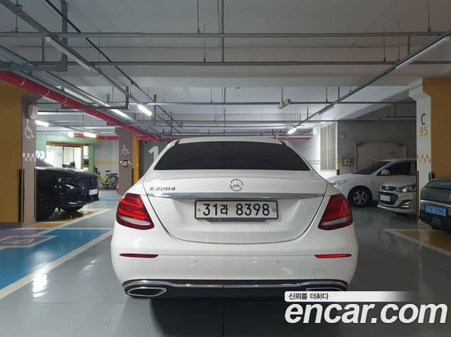 Mercedes-Benz E-класс W213 Avantgarde, 2017 4