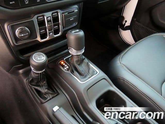 Jeep Wrangler (JL) 2.0 Sahara 4도어, 2025 10