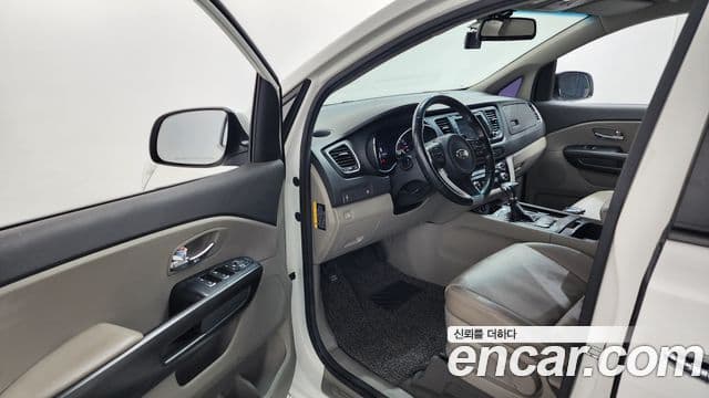 Kia All New Carnival Luxury, 2017 10