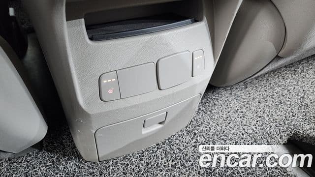 Kia All New Carnival Luxury, 2017 19