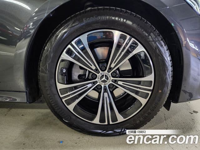 Mercedes-Benz E-класс W214 Avantgarde, 2025 12