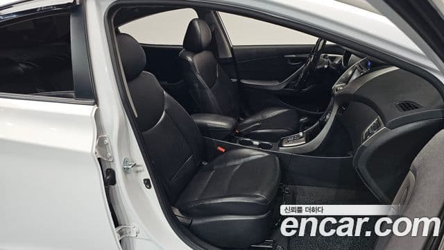 Hyundai Avante MD M16 GDI Avenue, 2014 10