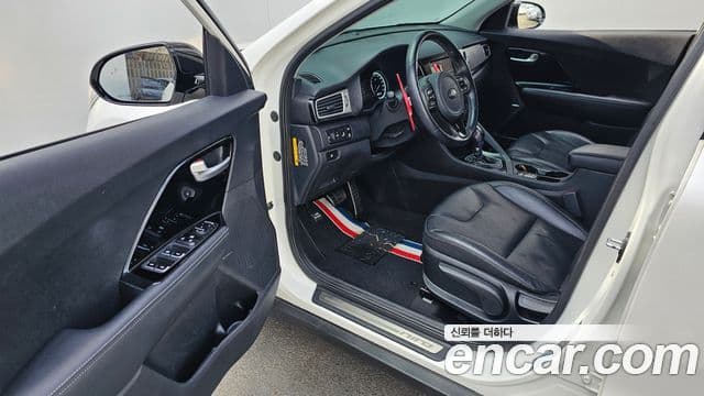 Kia Niro Prestige, 2017 11