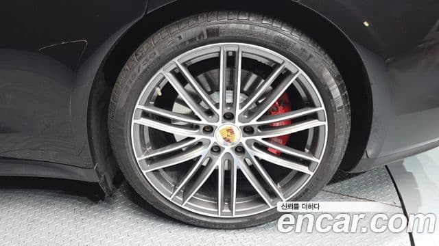 Porsche Panamera (971) 4.0 турбо, 2017 все фото