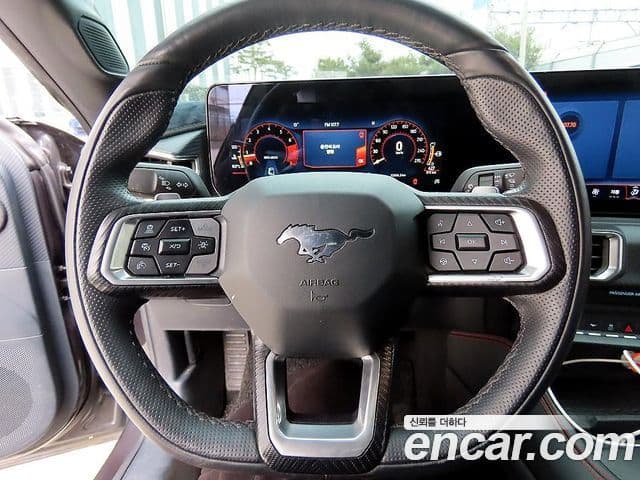 Ford Mustang 7세대 2.3 EcoBoost Premium кабриолет, 2024 13