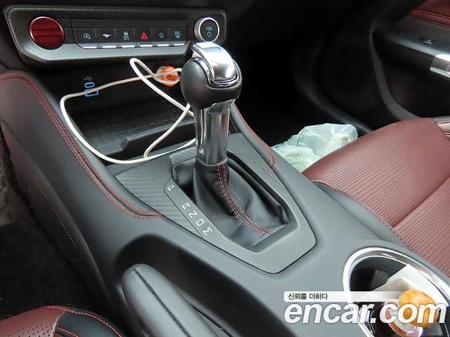 Ford Mustang 7세대 2.3 EcoBoost Premium кабриолет, 2024 15