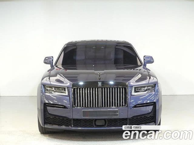 Rolls-Royce 고스트 2세대 6.7 V12 чёрный эмблема, badge, 2023 2