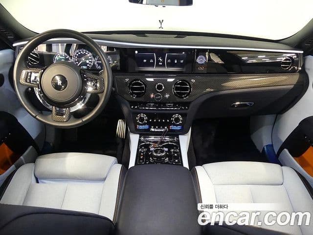 Rolls-Royce 고스트 2세대 6.7 V12 чёрный эмблема, badge, 2023 6